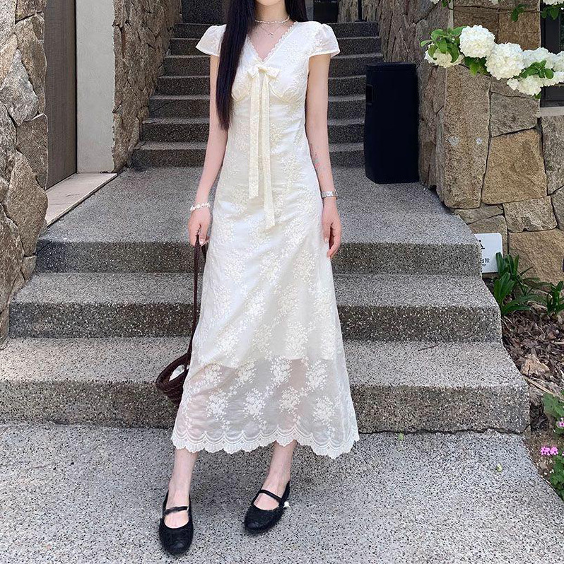 French Design Pleated V Neck Short-Sleeved Dress for Women Summer 2025 New Slimming Look Mid-Length Skirt