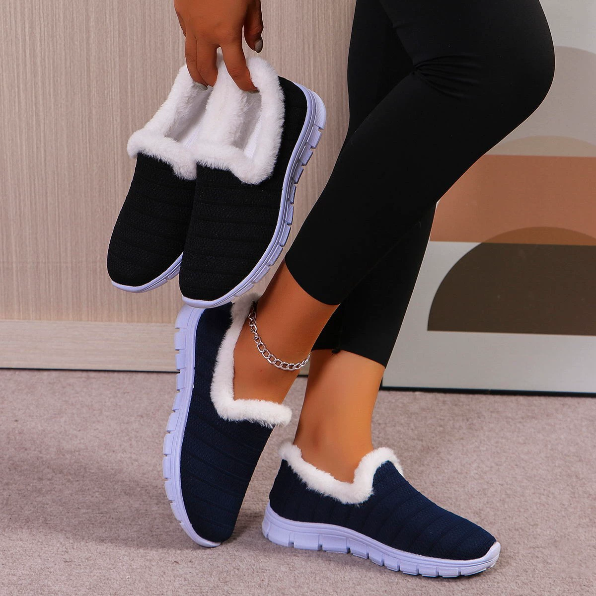 Кросс-бордерный экспорт больших размеров женских хлопчатобумажных туфель, осень 2024, новые туфли на плоской подошве с круглым носком, с меховой подкладкой, модные женские хлопчатобумажные туфли