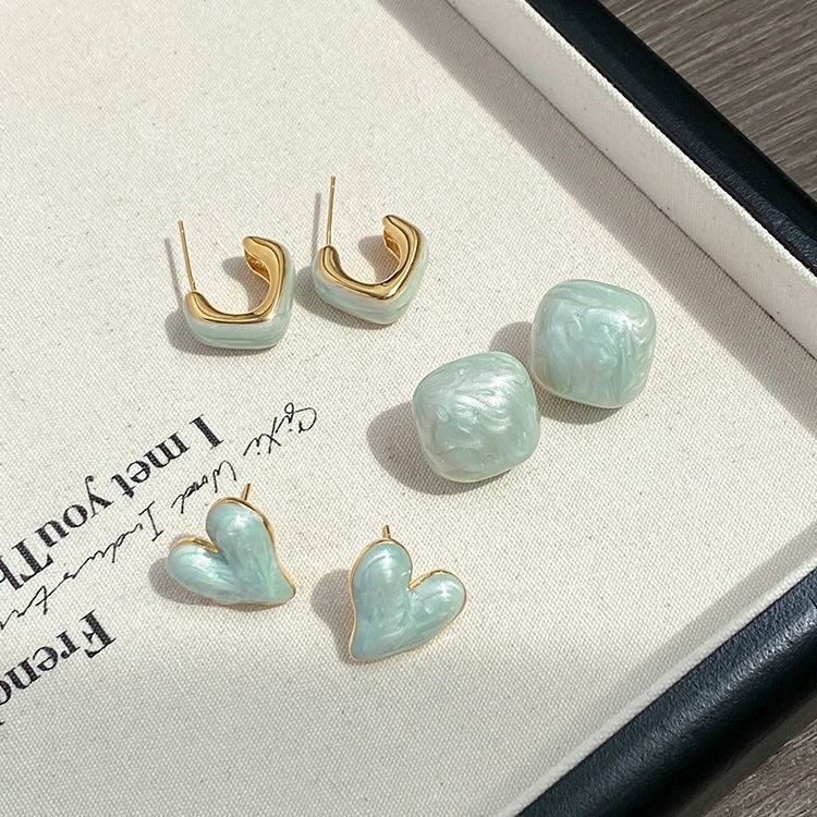 2024 New Elegant Fresh Dropping Glaze Earrings Spring Mint Love Earrings Elegant Ins Style Advanced Earrings