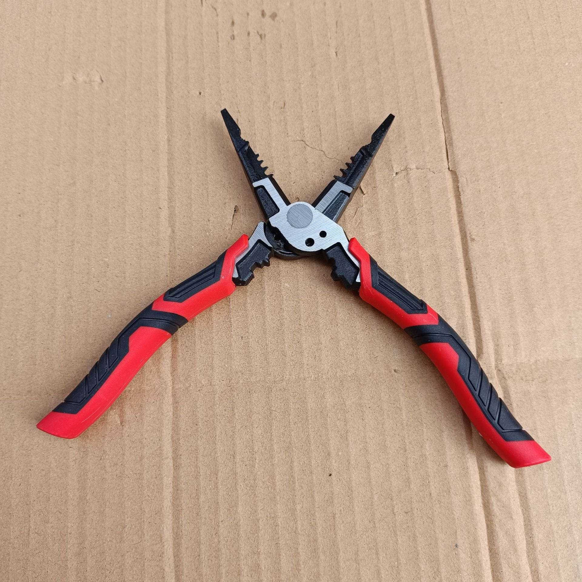 多功能电工钳剥线压线钳钢丝尖嘴钳工业级偏心省力强力钳子工具