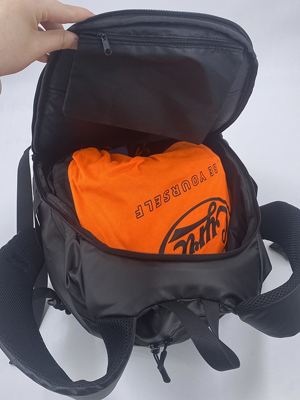 Casco de motocicleta mochila para montar bolsas deportivas de baloncesto reflectoras a prueba de agua mochila transfronteriza de gran capacidad