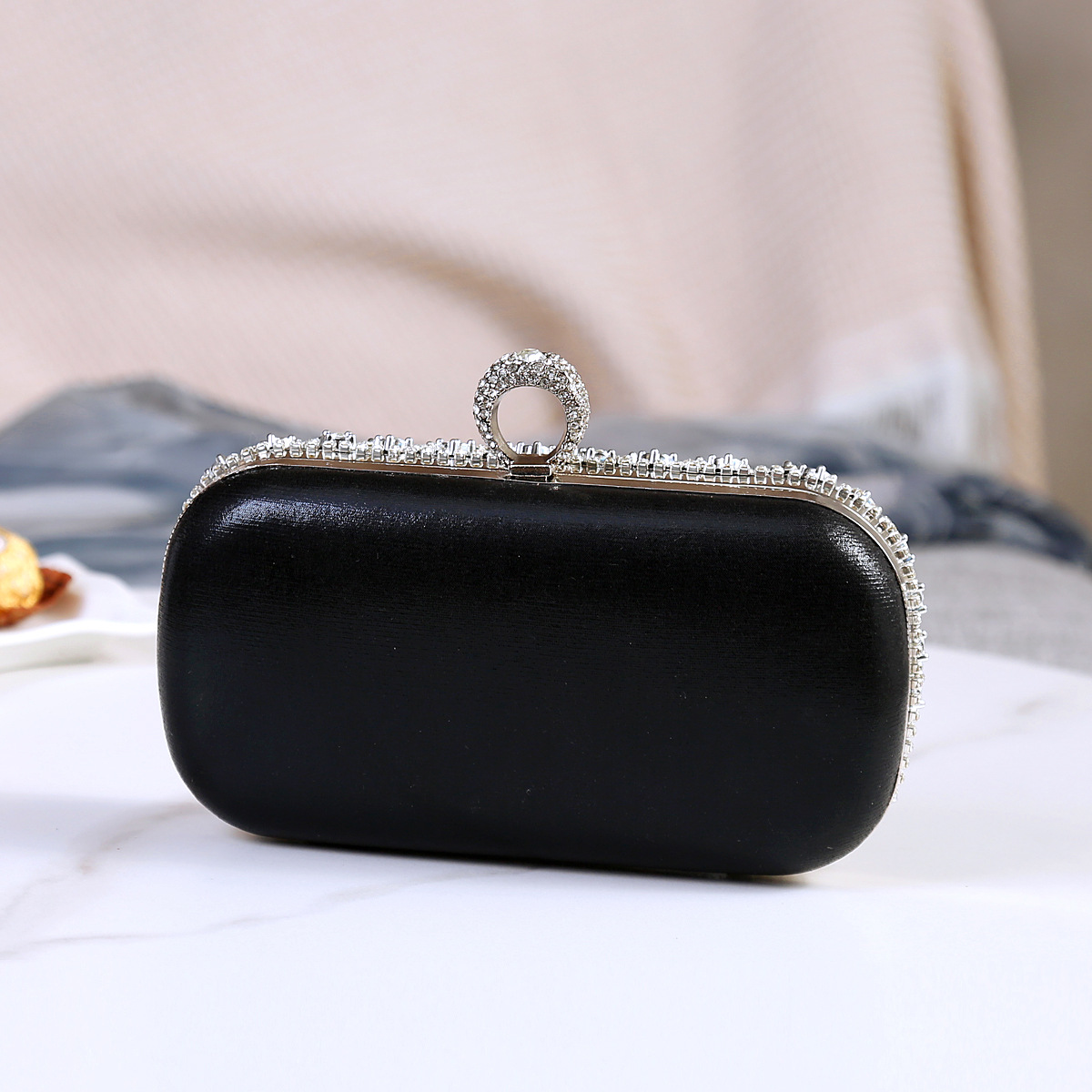 Women's Gender Metal Geometric Diamond Oval Evening Bags