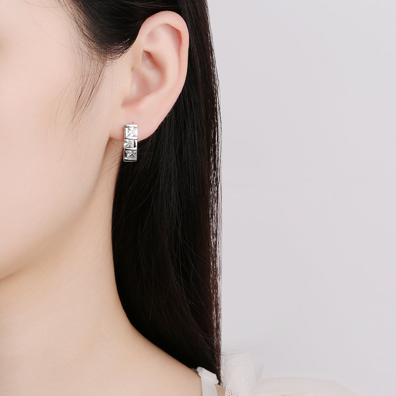 Pendientes transfronterizos europeos y americanos pendientes de hebilla de oreja de diamantes para las mujeres de lujo ligero nicho de todo fósforo geométrico simple pendientes de hebilla de oreja cuadrada para las mujeres