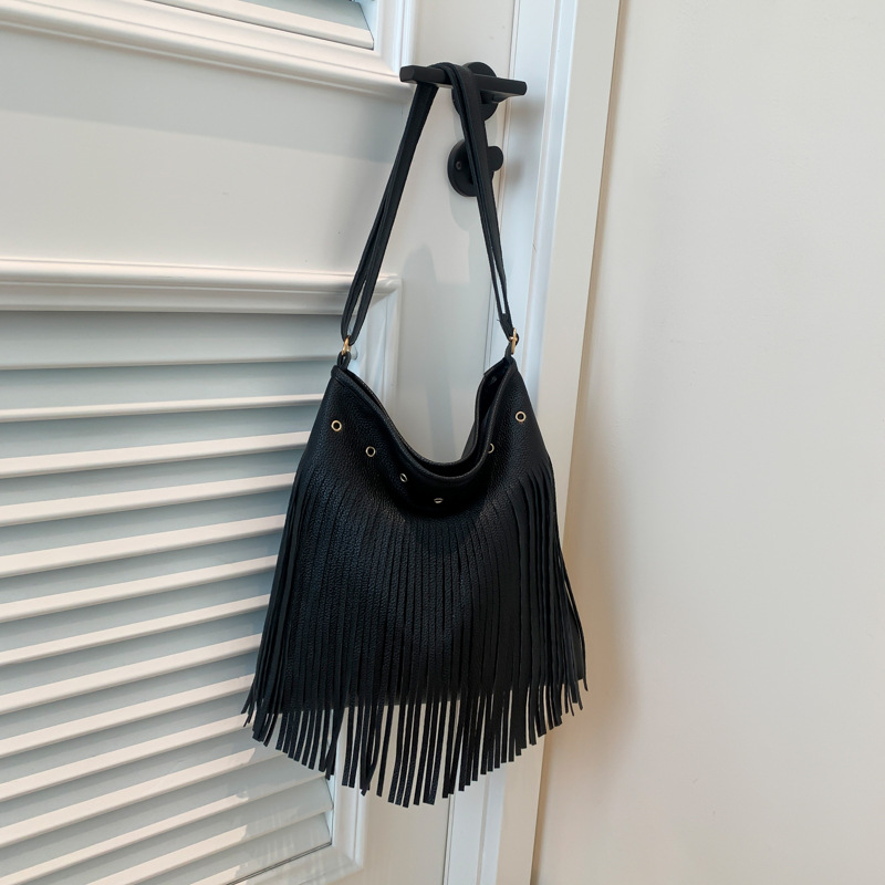 Bolsa de brazo retro jeans verano 2024 nuevo mochila de hombro bohemio retro mochila de fresa