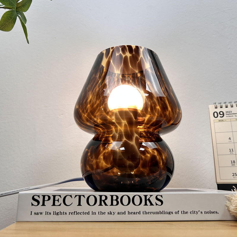 Lámpara de cristal con forma de hongo, estilo americano retro vintage, luz nocturna decorativa de lujo, lámpara de mesa para dormitorio, regulable, tipo vela, lámpara de noche.