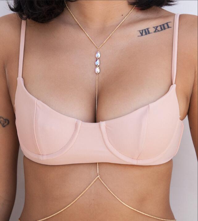 Europa y América de moda geometría cadena de pecho femenina simple personalidad cadena de cuerpo creativa joyería de aleación callejera temperamento sexy