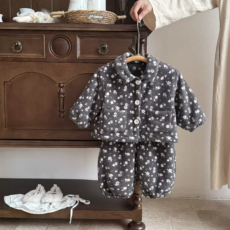 婴儿睡衣套装秋冬季女宝宝加厚法兰绒冬款一岁小月龄珊瑚绒家居服