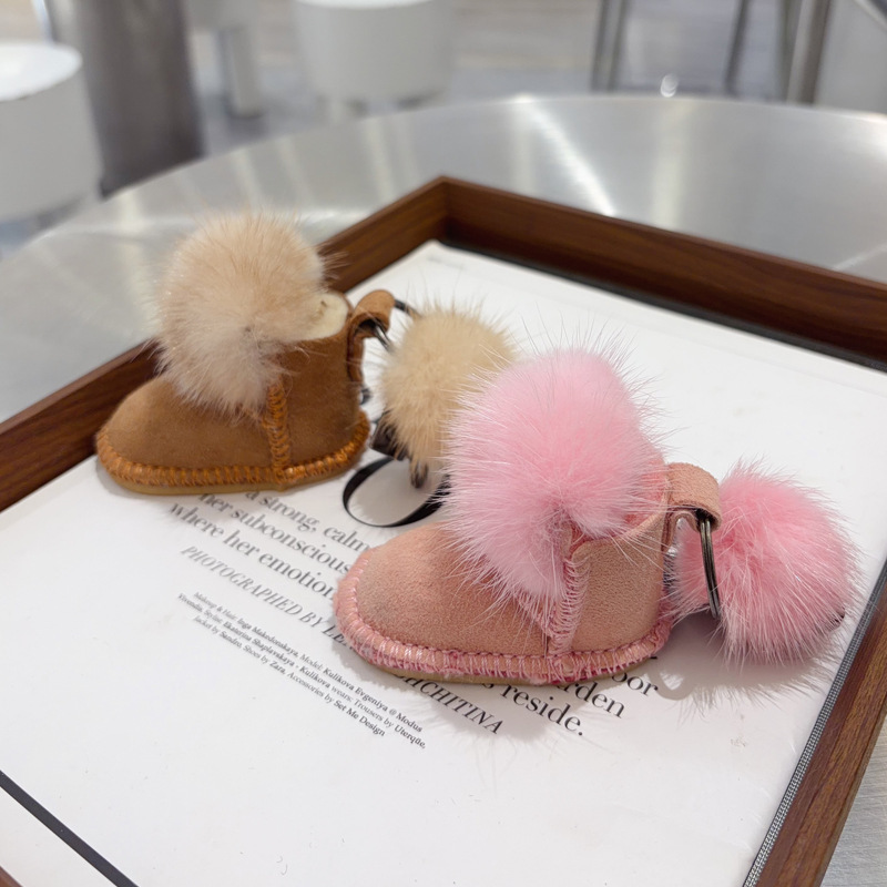 Real Wool Snow Boots Jewelry Pendant, Fashionable and Versatile Mink Fur Keychain, Bag Pendant, Cute Mobile Phone Pendant Real Wool Snow Boots Jewelry Pendant, Fashionable and Versatile Mink Fur Keychain, Bag Pendant, Cute Mobile Phone Pendant