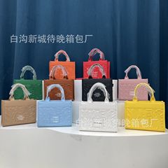 Tote bag百合ファッション新型流行アルファベット圧痕質感PUトートバッグ斜め掛けシングルショルダーバッグ