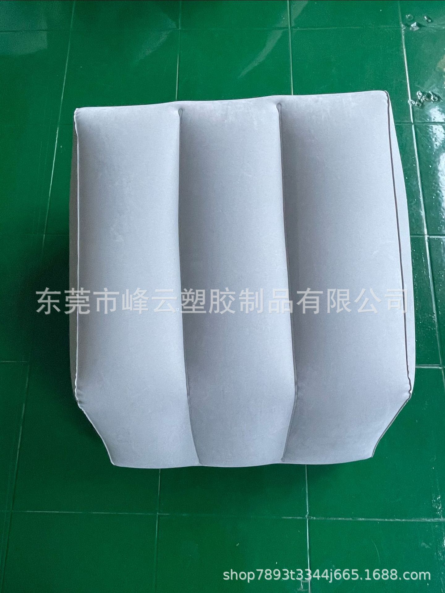 工厂现货PVC植绒充气腿枕 可充气沙发护腿靠枕 充气梯形腿垫-阿里巴巴
