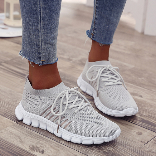 New women's spring and autumn shoes with thick soles, shallow mouth, breathable and soft fabric, comfortable and casual sports shoes.