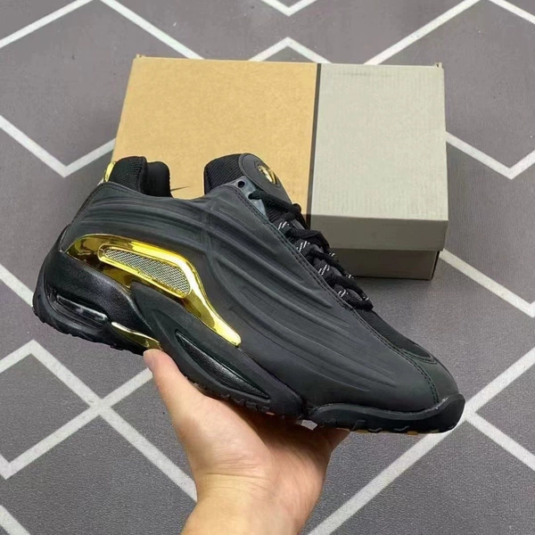 Drake - Carbon Black Gold