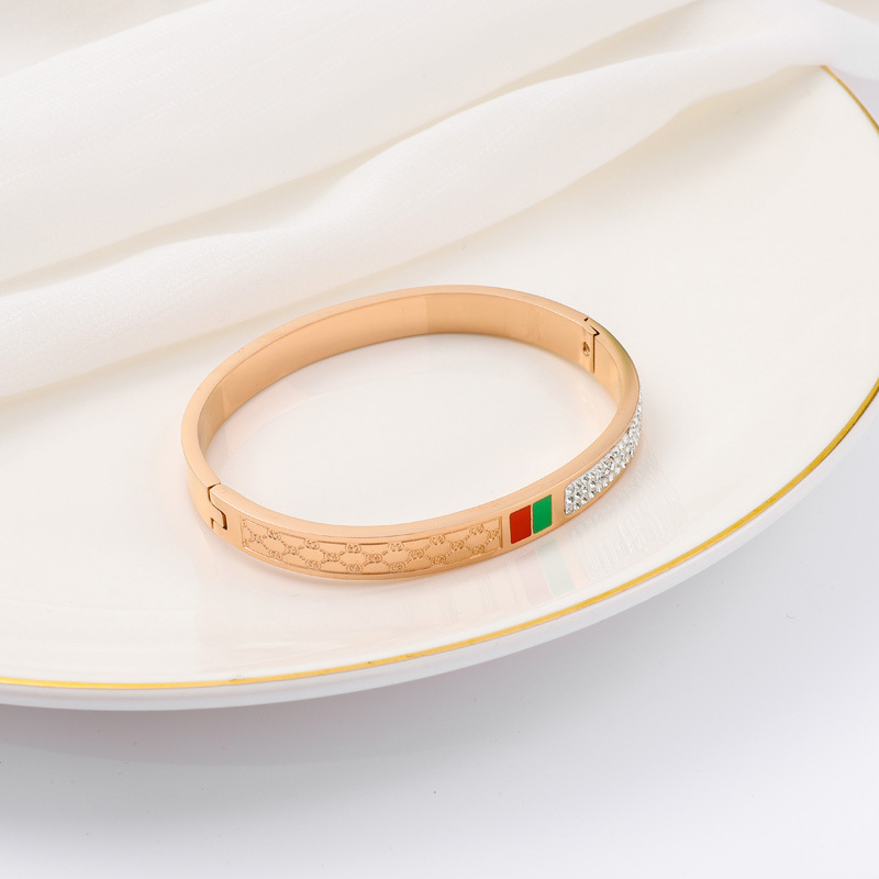 Pulsera de titanio y acero para mujer, diseño moderno y sencillo, pulsera de lujo que no se desvanece, venta al por mayor en stock.