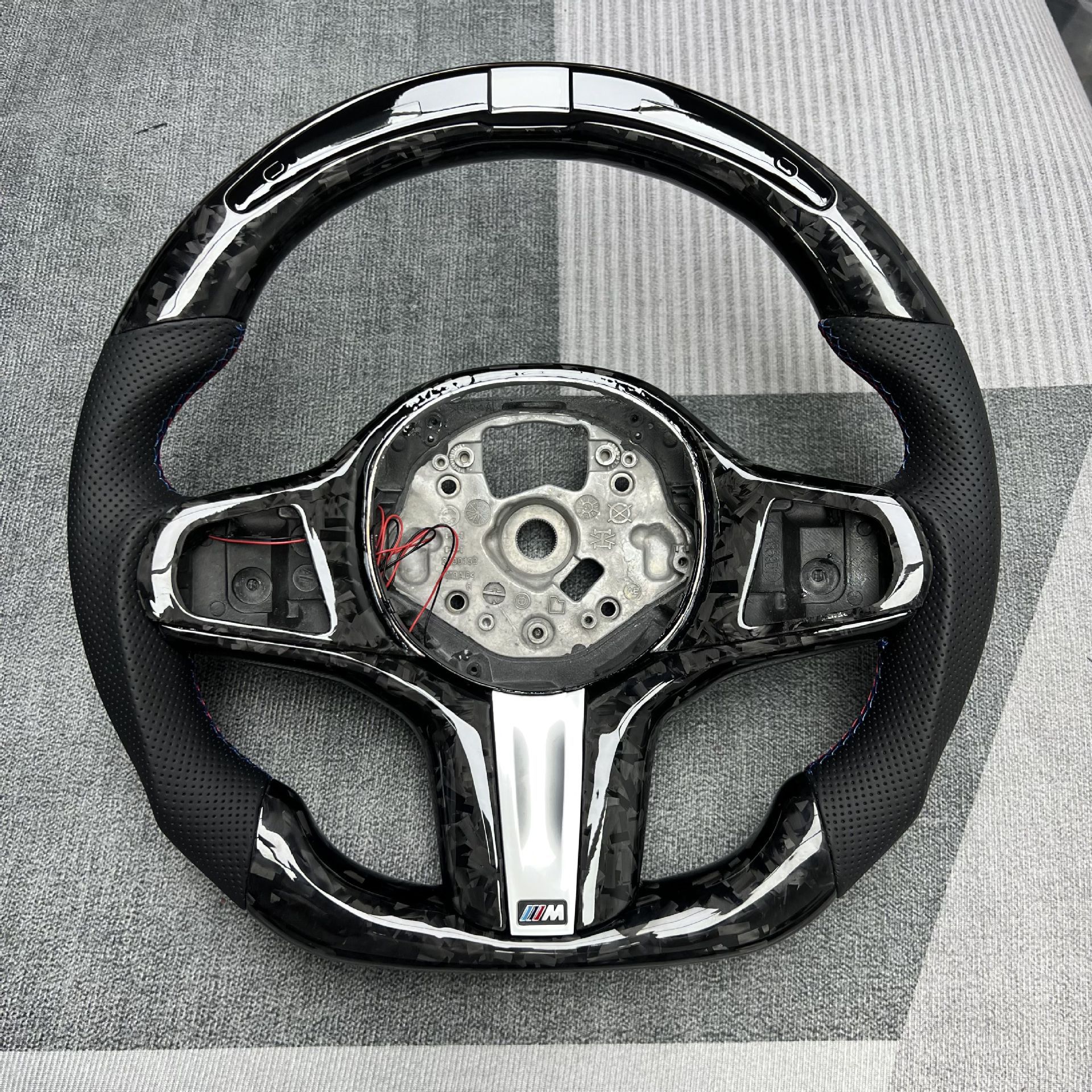 Suitable for Bmw Carbon Fiber Steering Wheel Processing and Customization, G38/G Chassis/Steering Wheel Full Series Upgrade Modification