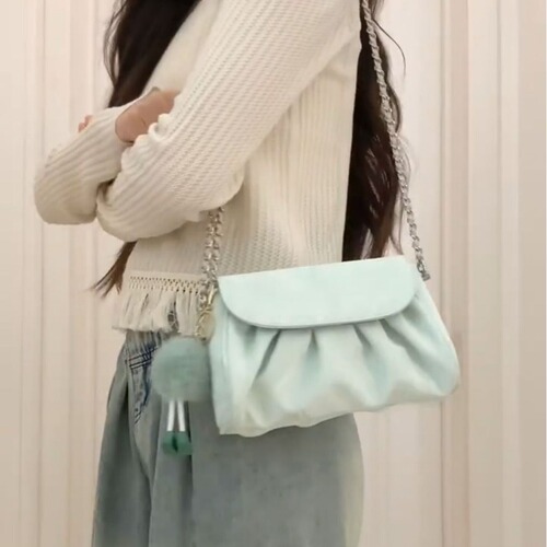 Fresh and Light Cloud Texture Small Bag 2024 New Academic Style Pleated Underarm Bag Unique Single Shoulder Crossbody Bag for Women