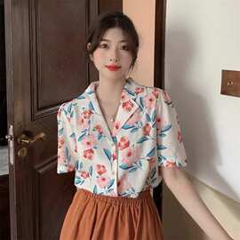 西装领碎花短袖衬衫女装夏季2026新款法式复古轻熟风别致开衫上衣