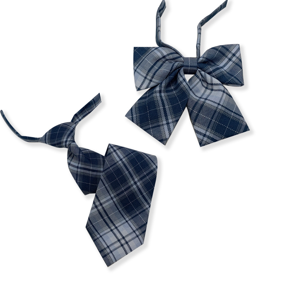 Синяя цветная студенческая юбка в складку, галстук-бабочка с бантиком, галстук