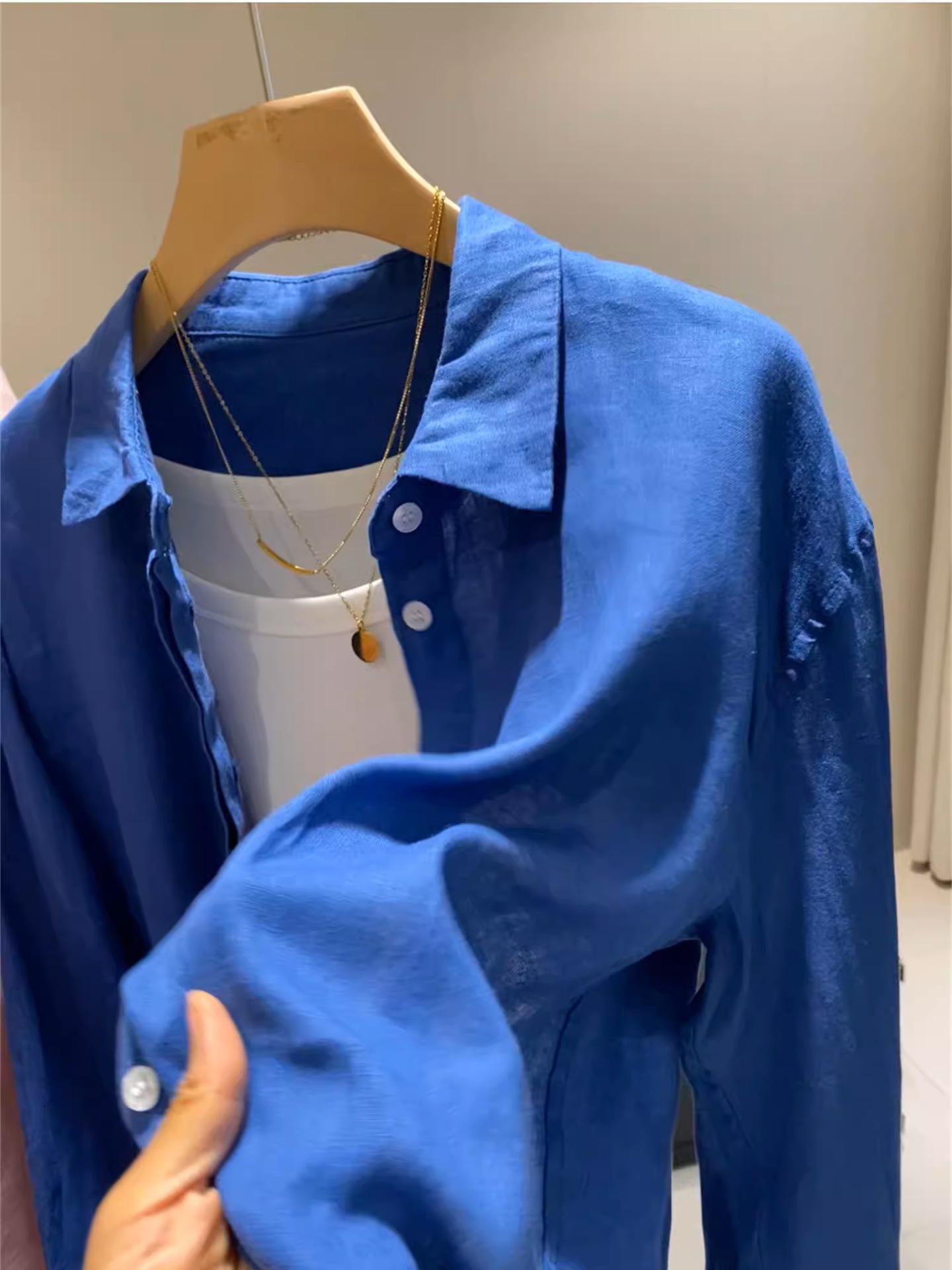 Xiaohemu Giantと同じモデル2996！ 100リネンのゆったりとした通気性のあるリラックスシルエットの女性用カジュアルシャツ春夏新作