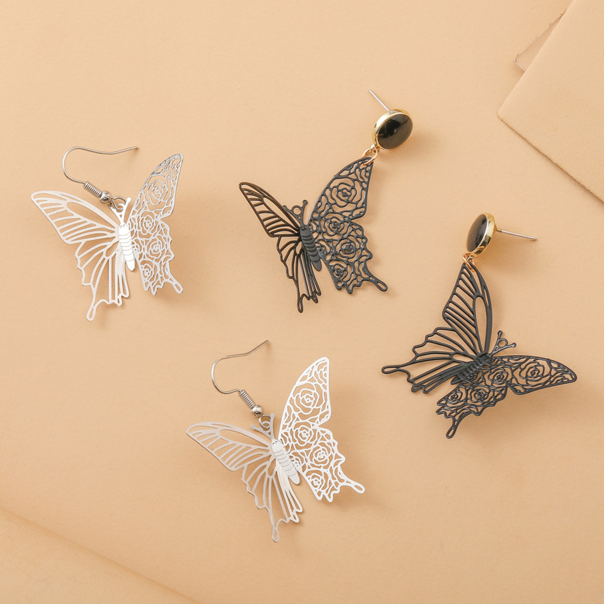 1 Paire Style Ig Style Simple Papillon Placage Évider Métal Boucles D'oreilles display picture 3