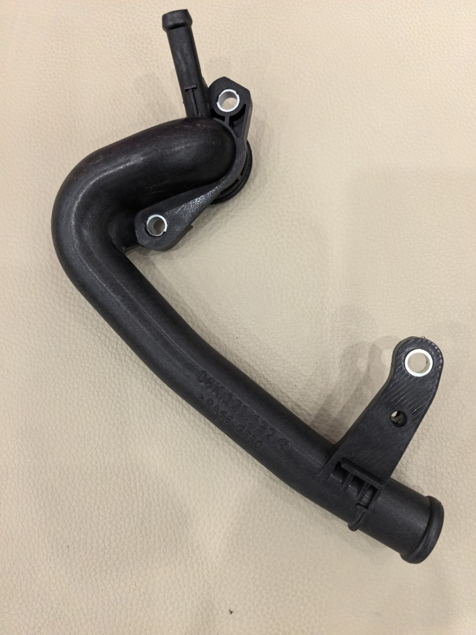 06K121132C is suitable for Audi water pipes, Volkswagen EA888 engine, and automotive water pipes