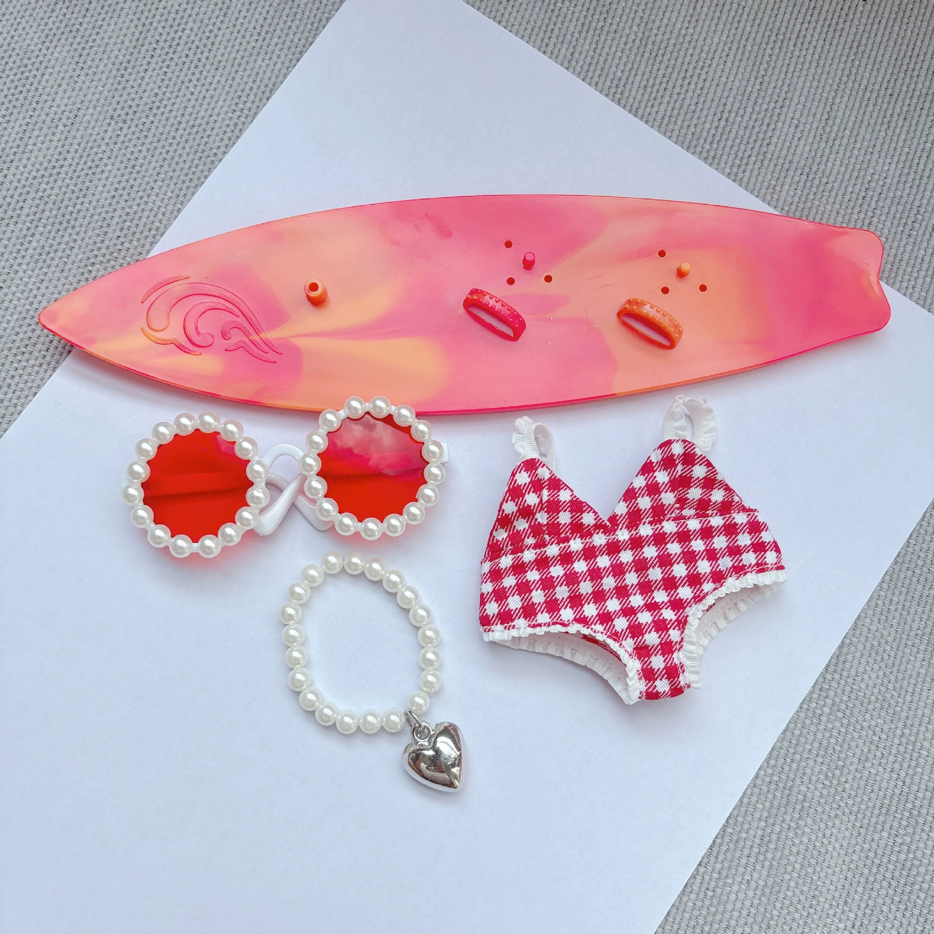 Виниловый кулон Labubu 17 см, детская одежда первого поколения, второе поколение, третий поколение, красочный клетчатый купальник Labubu, костюм для отдыха