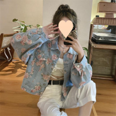 花の短いデニムのコートの女性の春秋のゆったりしている韓国版の原宿の風の早秋の上着