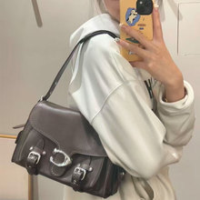 �W�Rޢ����Ůͬ��TB�C܇���μ�б�����������͹ŷ��w���e�ٴ�