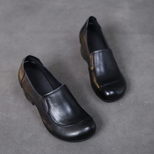 头层牛皮粗跟单鞋套脚民族风头层牛皮妈妈鞋中跟圆头黑色工作鞋女