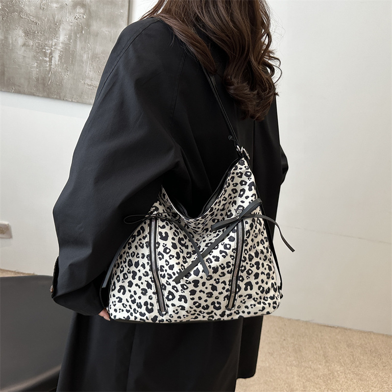 Tote para mujeres 2024 nueva mochila de viaje de gran capacidad, leopardo, mochila multifuncional, mochila de viaje ligera