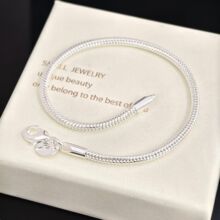 925�y�A�߹������Ůins�L�����������Ժ��s�ٴ�W����H�֭h���