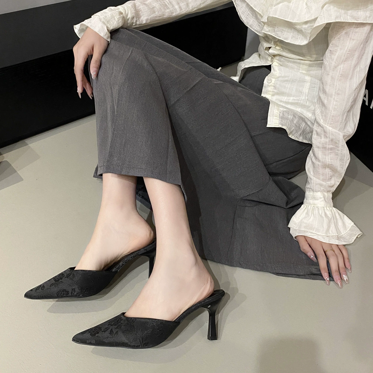 Новый китайский стиль Baotou Half тапочки женский внешний вид 2024 новый летний национальный ветер с острыми наконечными каблуками на высоких каблуках