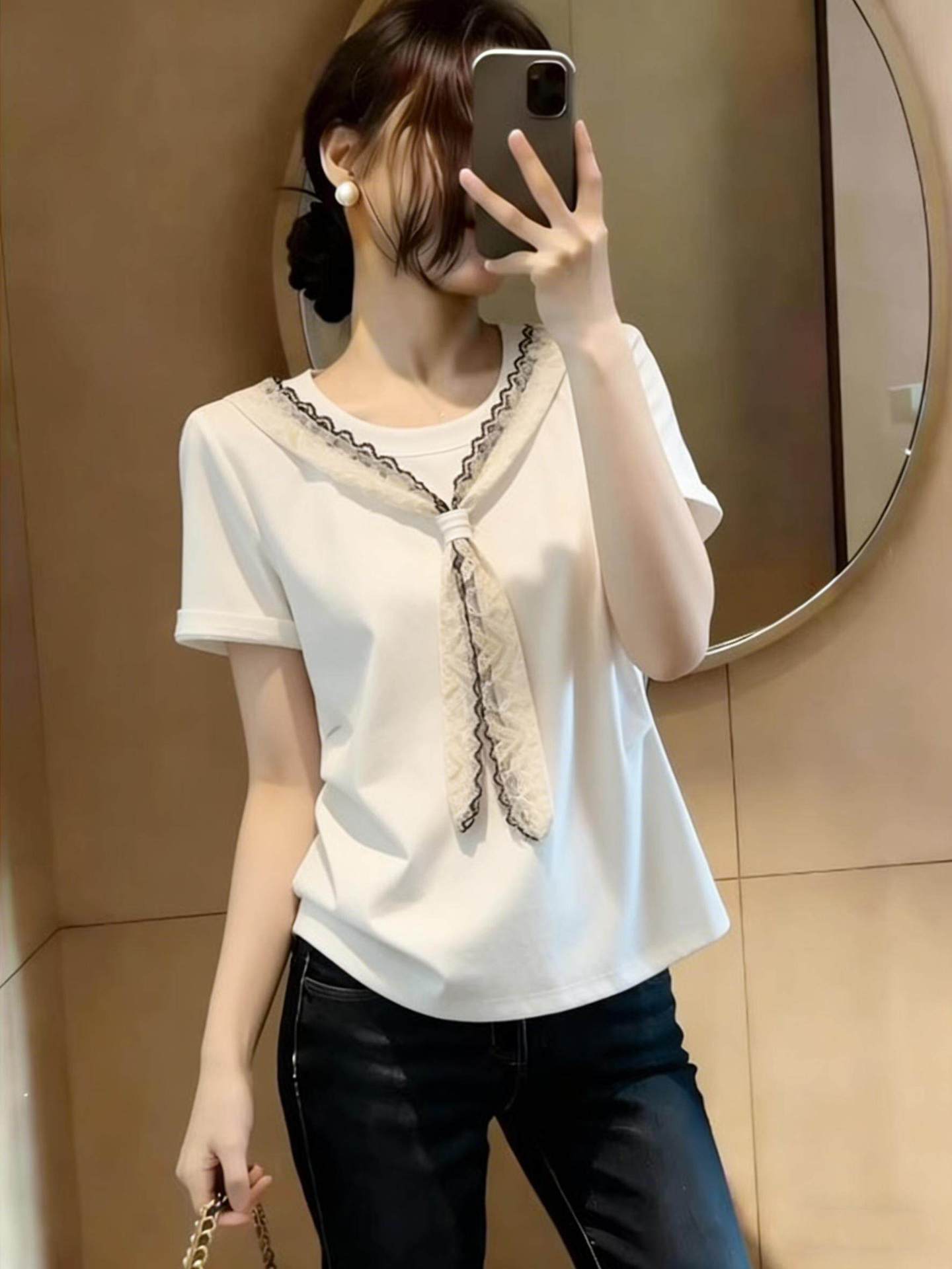 Áo thun nữ tay ngắn cổ tròn ren vai phối khăn choàng, form rộng thoải mái — màu đen chi tiết 3