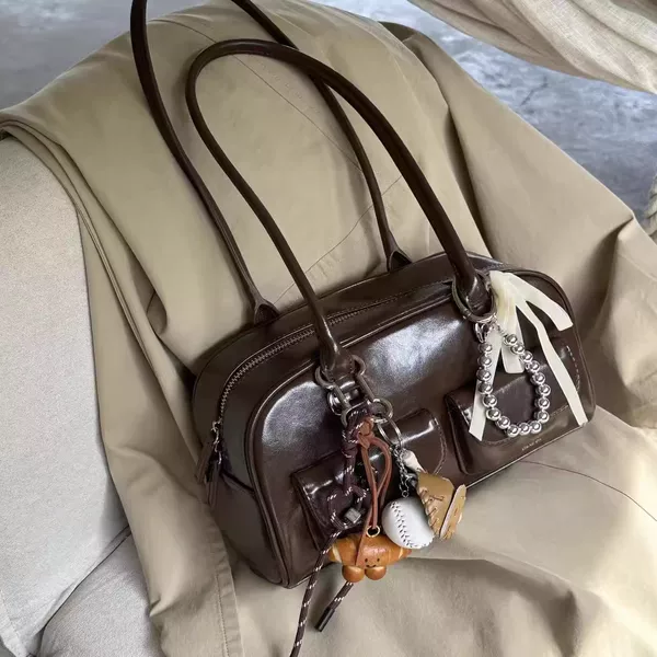 2026 New Model Matte Leather Boston Pillow Bag, Niche Design Versatile Handbag, Casual Soft Leather Handbag and Shoulder Bag