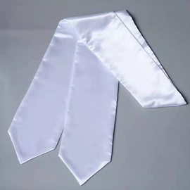 领带;领结/领花;口袋巾