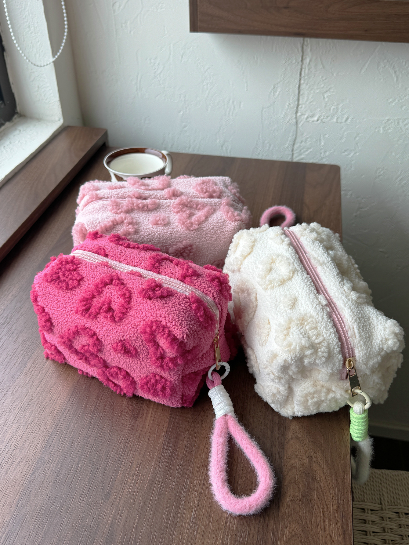 Ins甘い少女ぬいぐるみ大容量かわいい化粧品収納バッグ携帯旅行収納袋旅行洗面