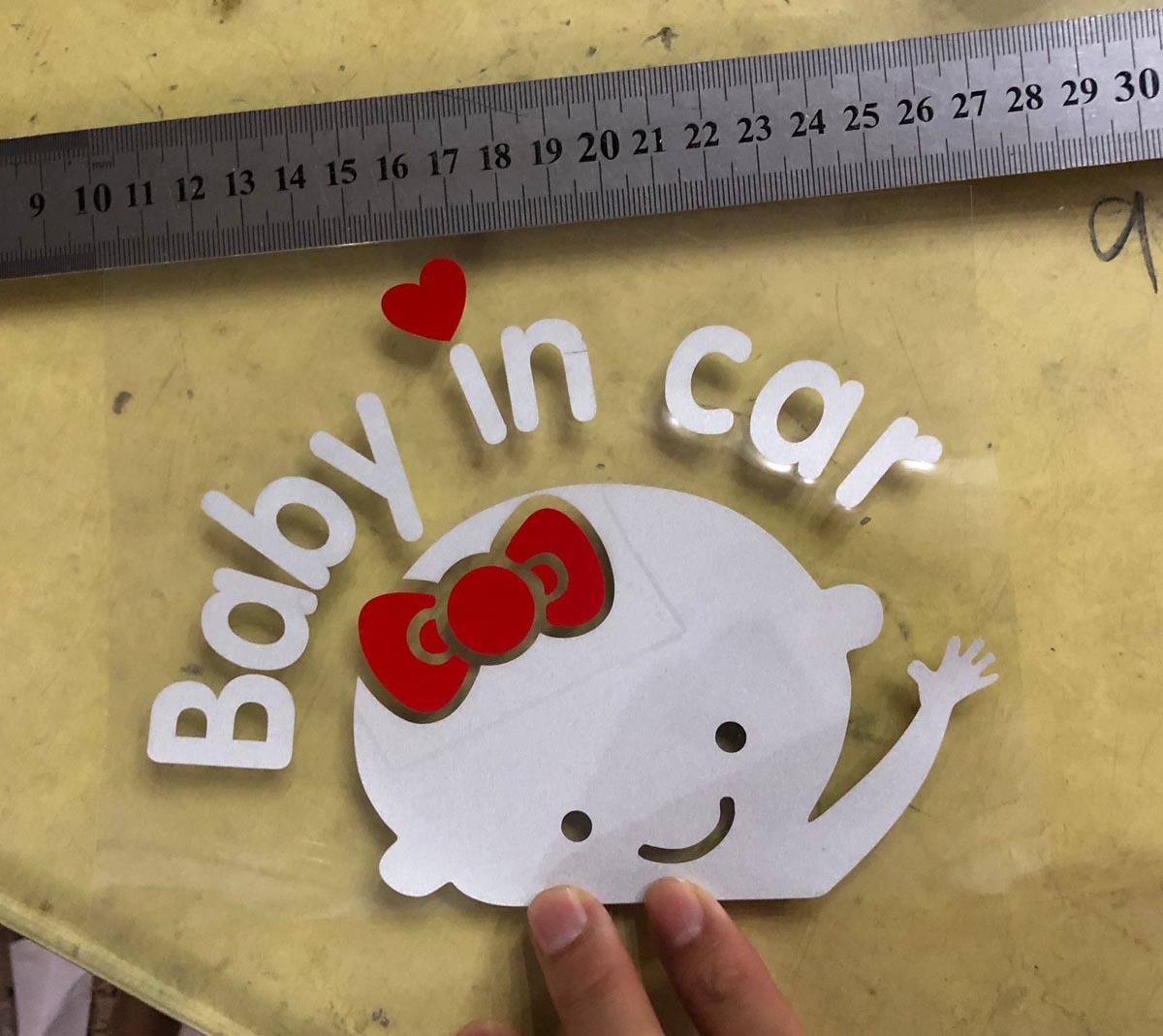 Aufkleber „Baby im Auto“ für Kinderwagen (weiblich), 13 x 16 cm, reflektierend, Warnaufkleber für das Auto_voghion.com