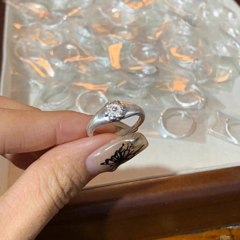迈思卡 Glossy silver bracelet, cute fresh design ring, flowered, simple and elegant design, light luxury style, trend of season