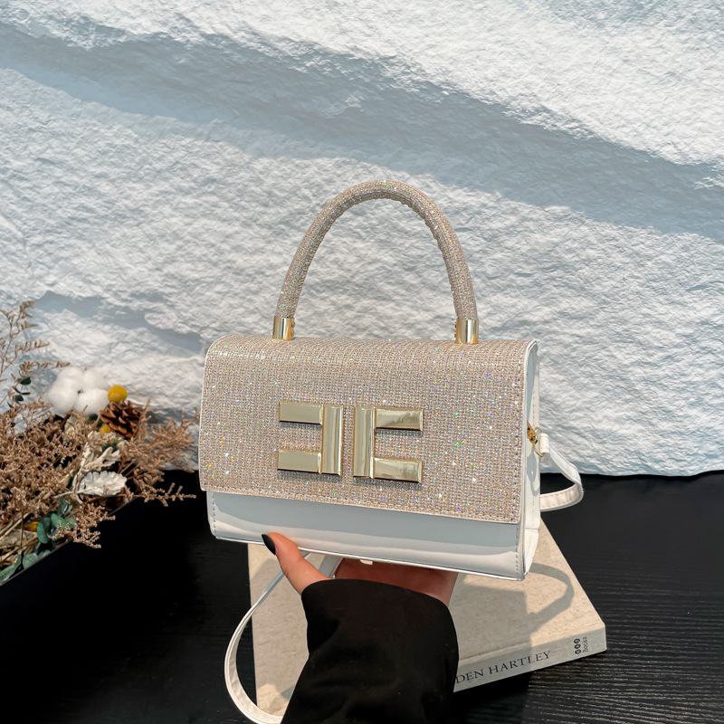 Bolso femenino 2024 nuevo otoño e invierno bolso de axila de un solo hombro de diamantes brillantes Bolso bandolera europeo y americano Bolso cuadrado pequeño literario de moda