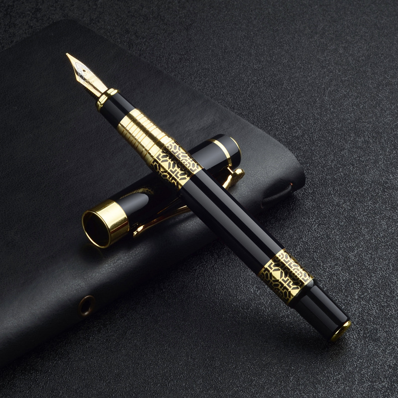 Pluma negra elegante
