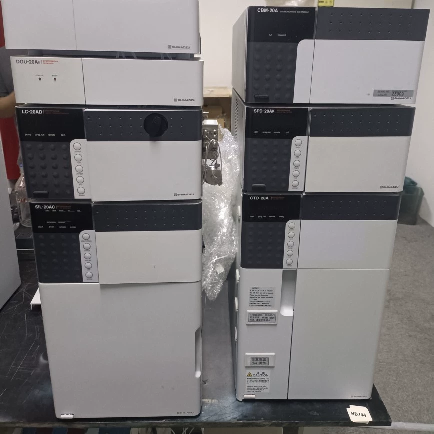 Использовался прибор для жидкостной хроматографии Shimadzu LC-20A