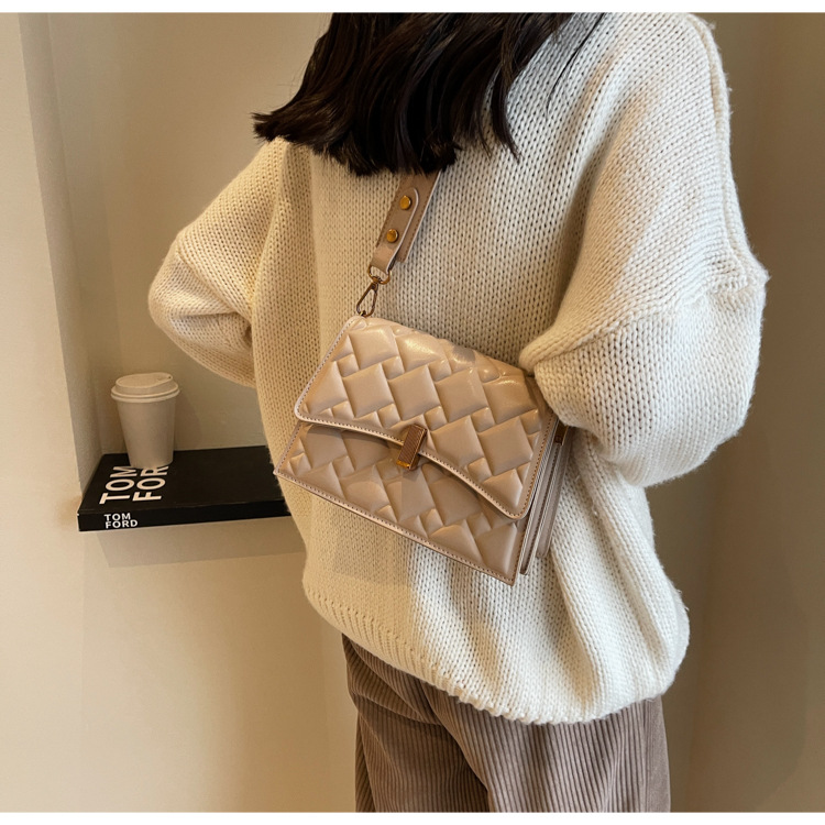 Borsa popolare e di nicchia 2023 Borsa da donna nuova Borsa a tracolla con diamanti autunno e inverno Borsa a spalla singola sotto le ascelle Borsa piccola quadrata_voghion.com