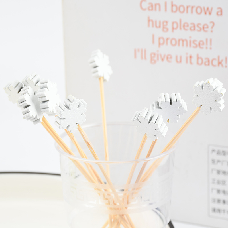 Mayorista desechable copo de nieve blanca horquilla de dibujos animados palillos de dientes palillos de frutas artísticos palillos de bambú dibujos animados pesca de frutas