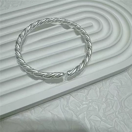 手镯;手链;戒指