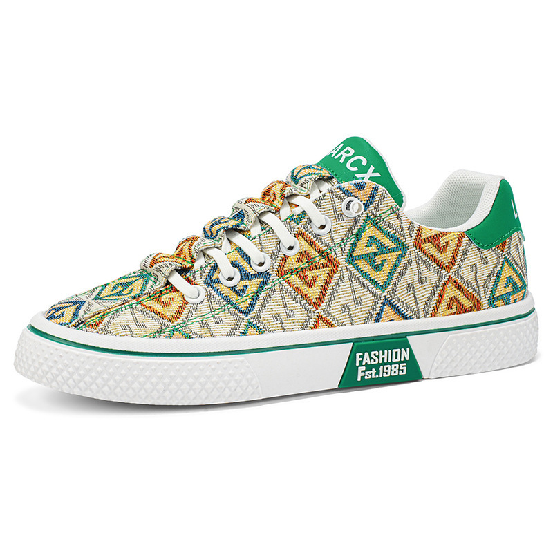 Viejos zapatos de tela para hombres verano 2026 nuevos zapatos de lona delgados zapatos de moda moda juvenil zapatos de skate casuales de moda