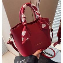 婚包高级感包包女包大容量新款斜挎包红色结婚新娘手提水桶包红包