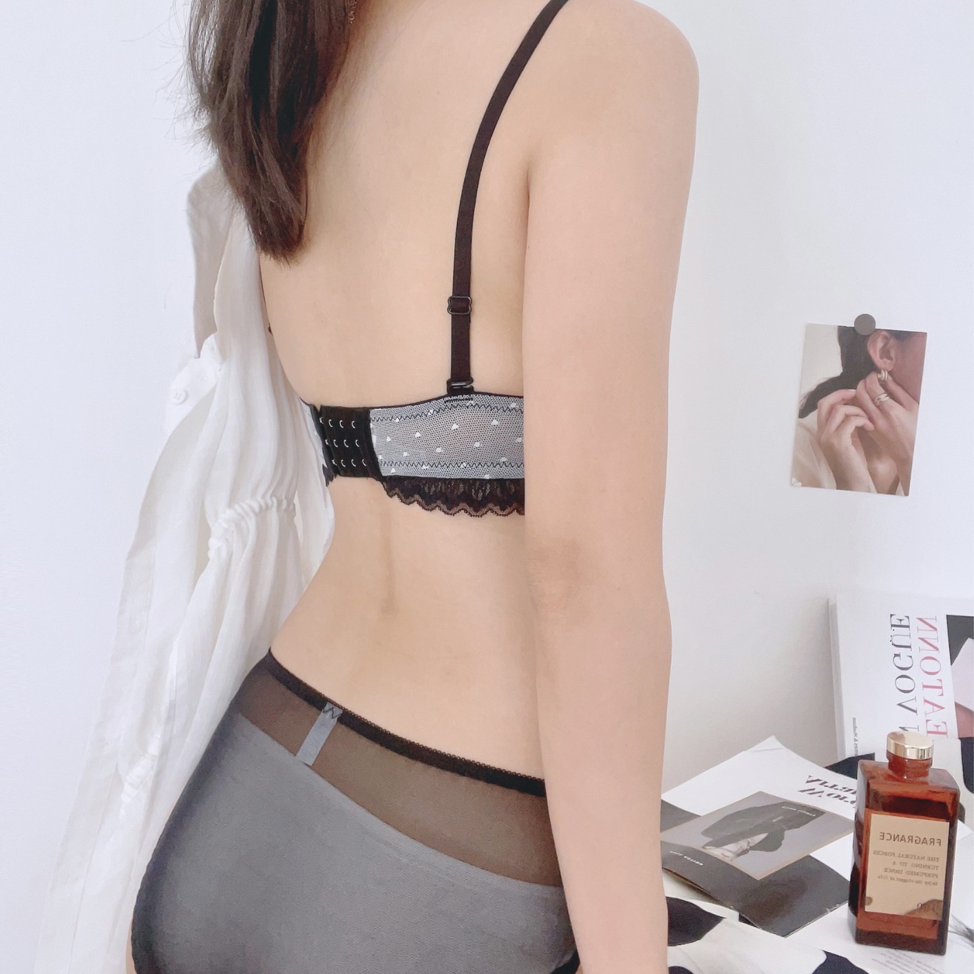 Ropa interior femenina de copa triangular francesa, sujetador de recolección lateral sin anillo de acero, sujetador delgado, cómodo y transpirable sin costuras