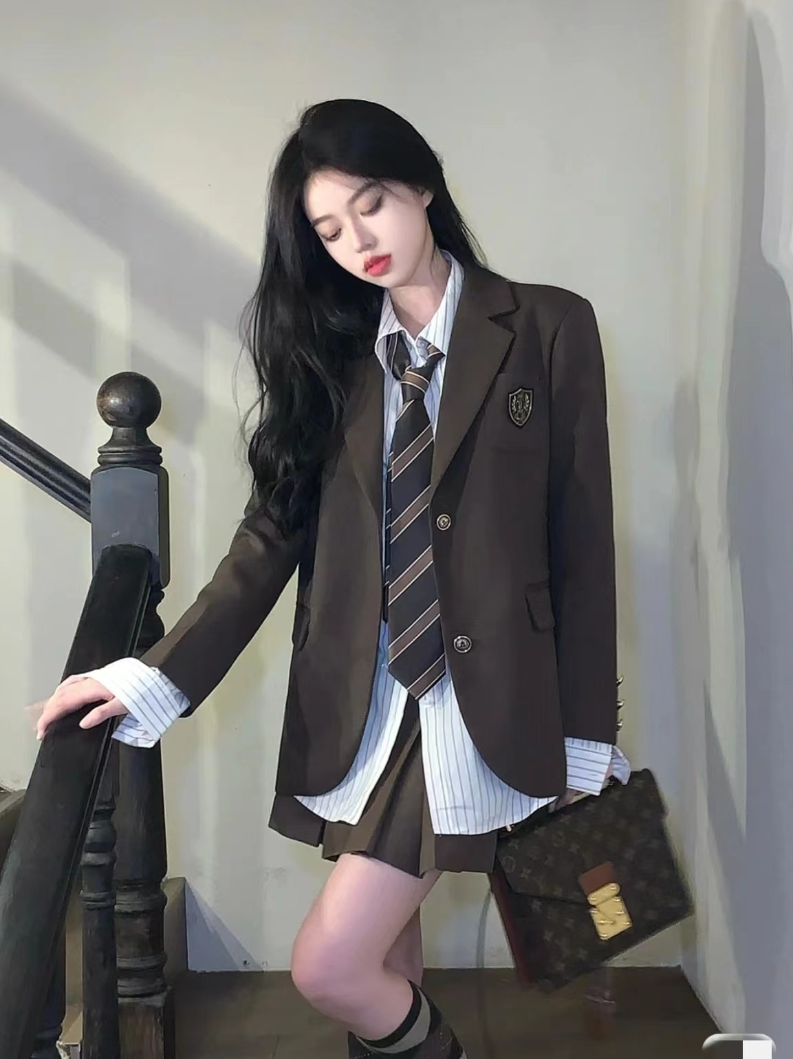 영국 JK 유니폼 아카데미 스타일 세트 빈티지 세트 캐주얼 달콤한 매운 주름 치마 여성의 가을과 겨울 다크 브라운 투피스 세트