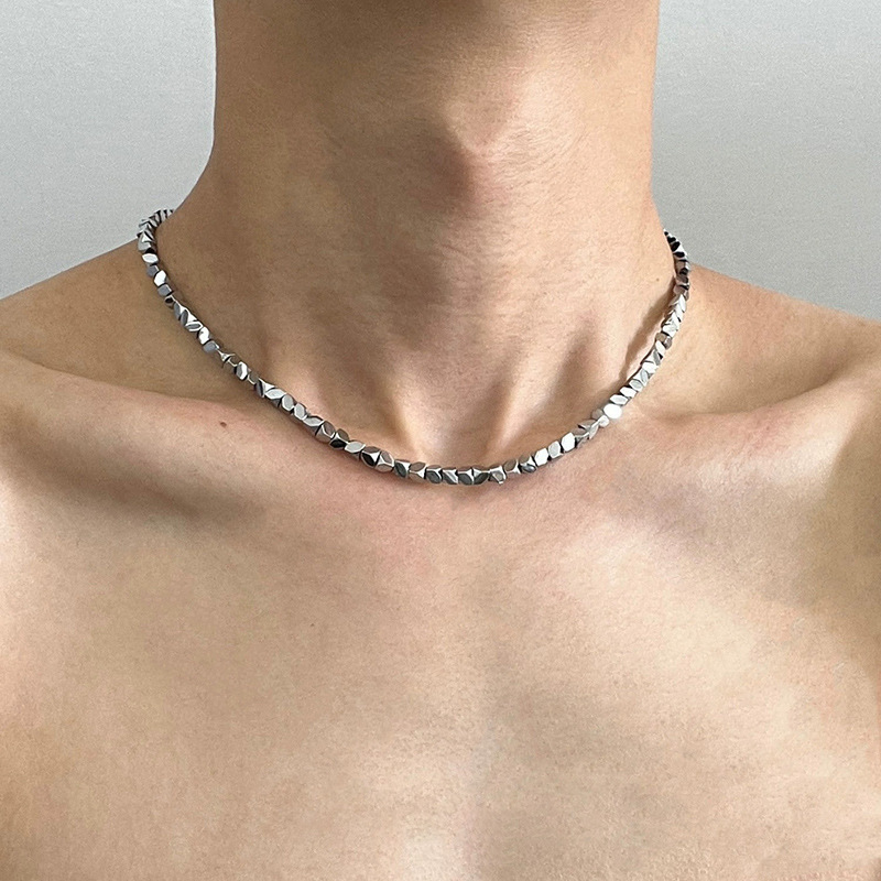Minimalist Black Gallstone Crushed Silver Men's Stylish Niche Light Luxury High-End Versatile Personality Clavicle Chain Necklace