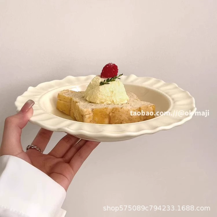 Dinner plate, cream ceramic, lace‑edge tableware, milky white or milk green