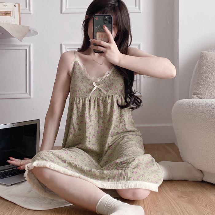 Verano nueva correa pijamas mujeres retro pequeño floral celebridad en línea de las mujeres desgaste del hogar traje TikTok entrega en vivo al por mayor